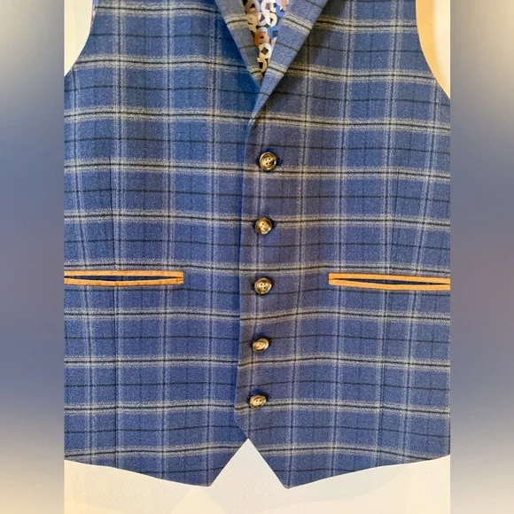 Menswear-Inspired Vintage Plaid Vest - Picture 6 of 10